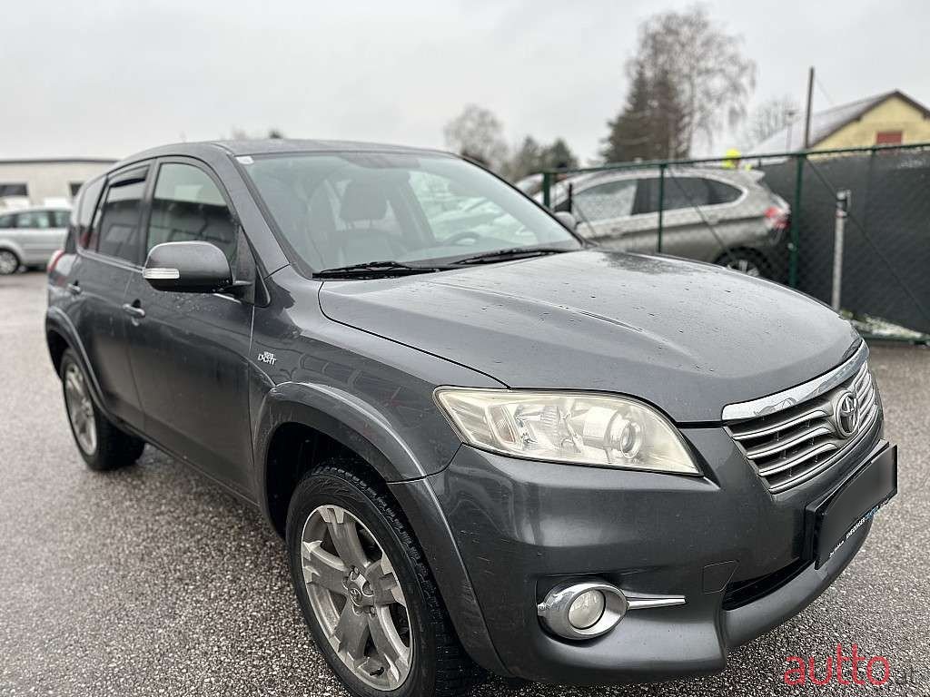 2010' Toyota RAV4 photo #2