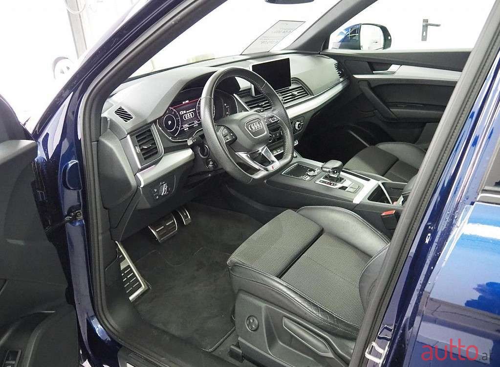 2019' Audi Q5 photo #6