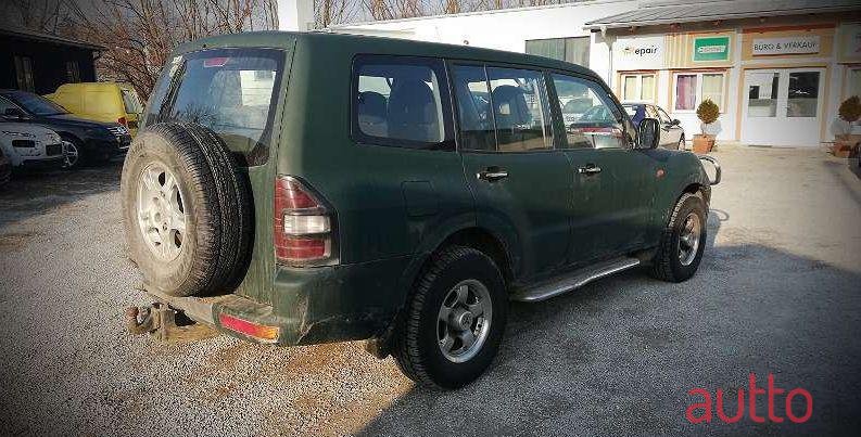 2000' Mitsubishi Pajero photo #1