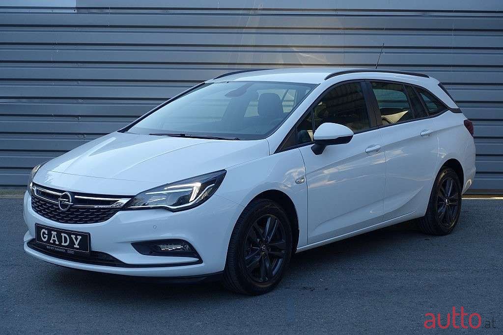 2019' Opel Astra photo #1