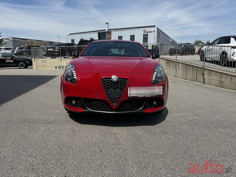 2019' Alfa Romeo Giulietta photo #3