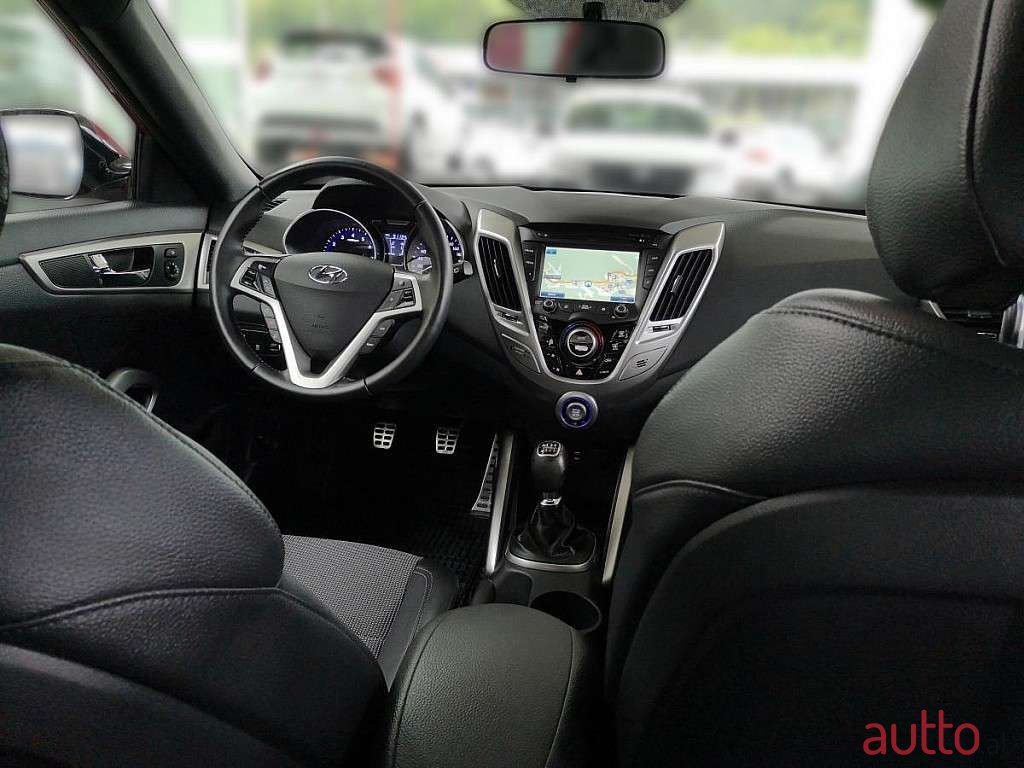 2015' Hyundai Veloster photo #5