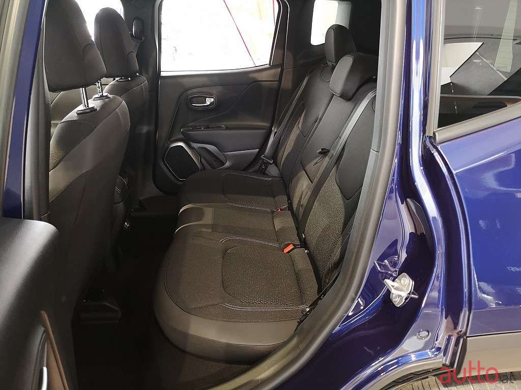 2019' Jeep Renegade photo #6