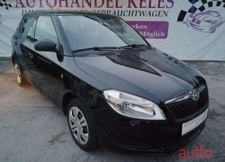 2012' Skoda Fabia photo #1