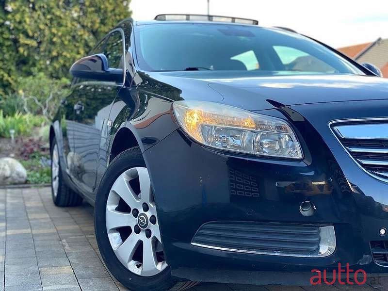 2009' Opel Insignia photo #2