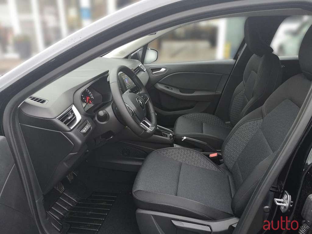 2023' Renault Clio photo #5