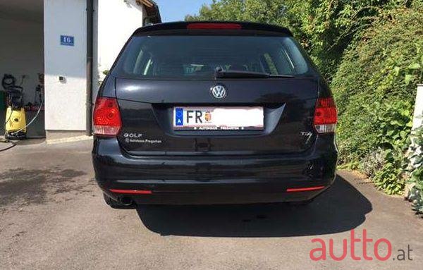 2009' Volkswagen Golf photo #5