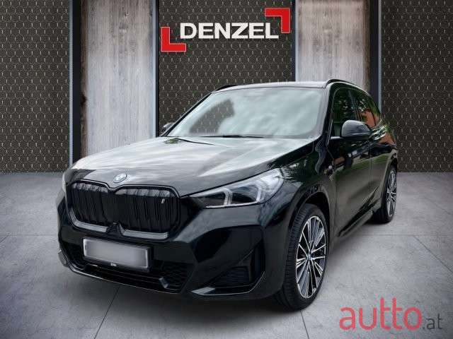 2023' BMW iX1 photo #5