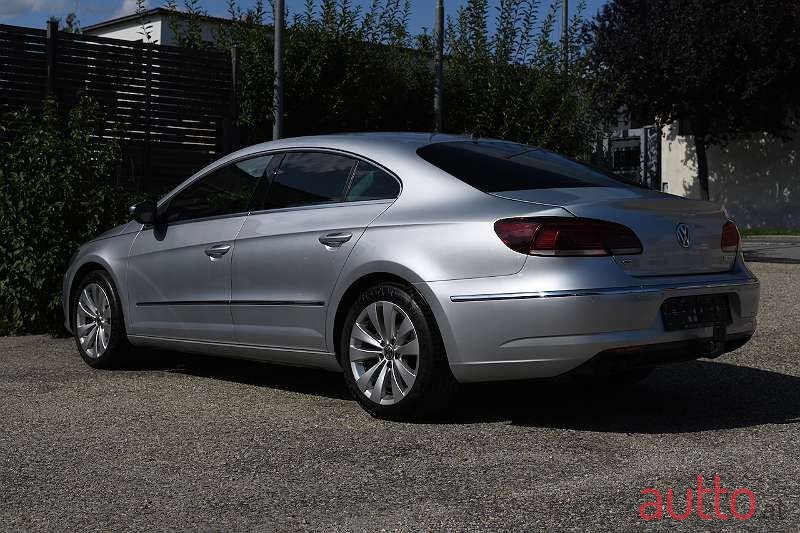 2012' Volkswagen photo #3