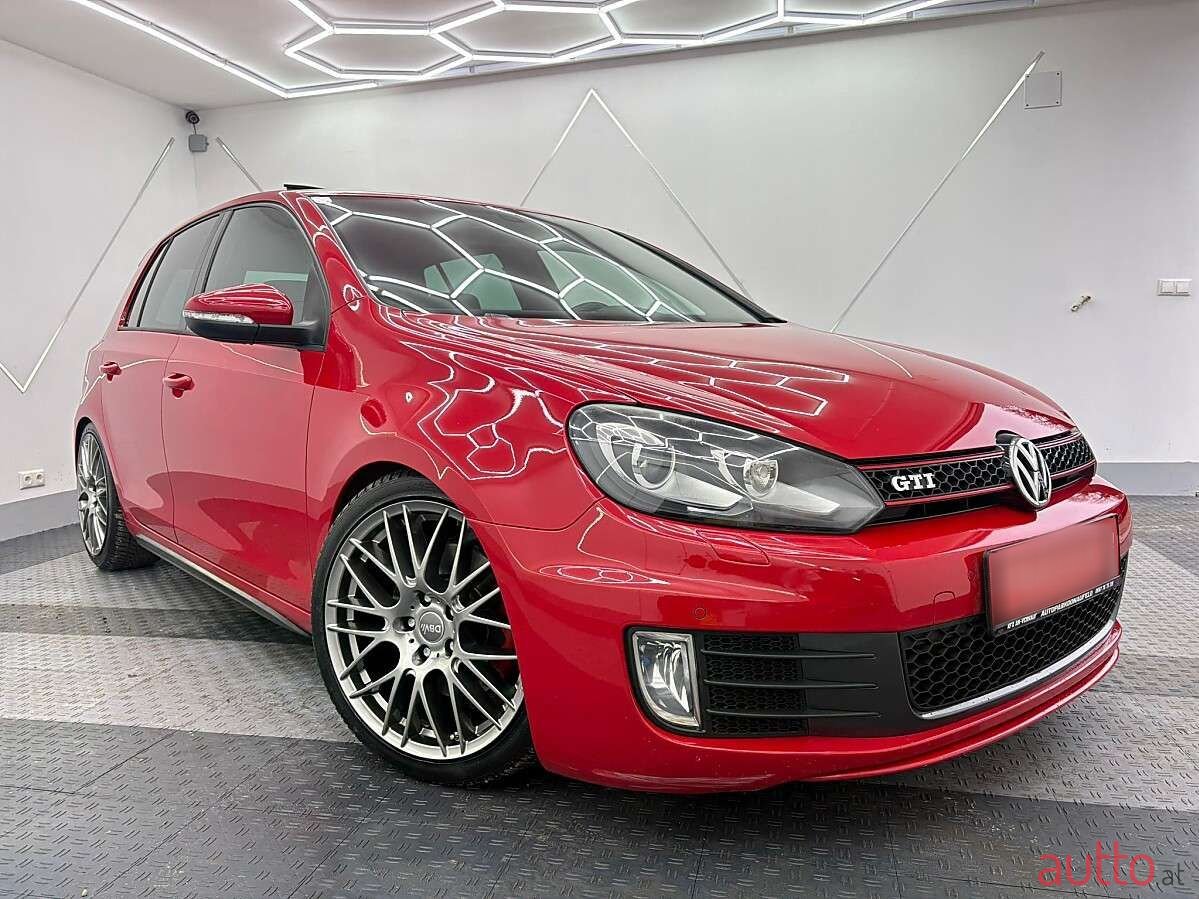 2010' Volkswagen Golf photo #5