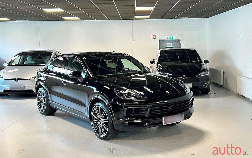 2019' Porsche Cayenne photo #3