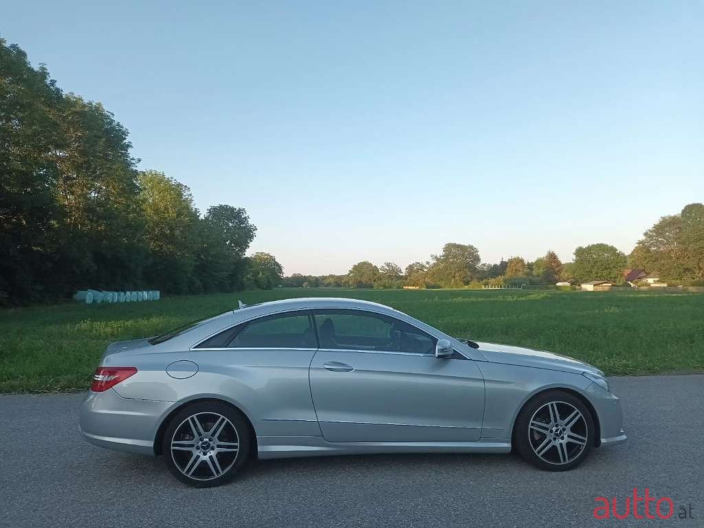 2011' Mercedes-Benz E-Klasse photo #4