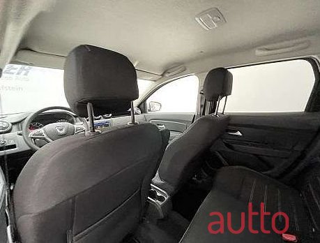 2021' Dacia Duster photo #6