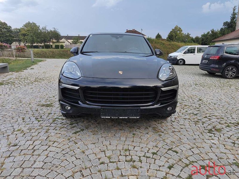 2015' Porsche Cayenne photo #1