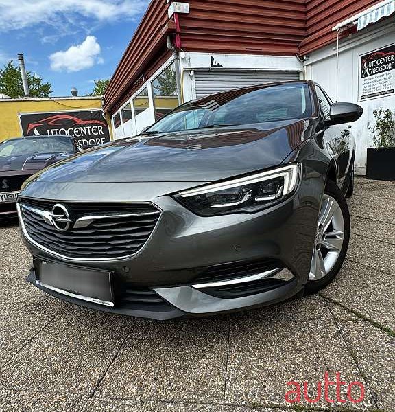 2018' Opel Insignia photo #3