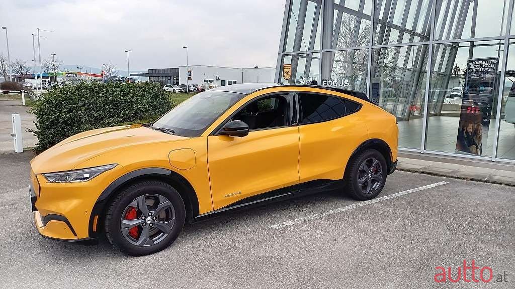 2022' Ford Mustang Mach-E photo #3