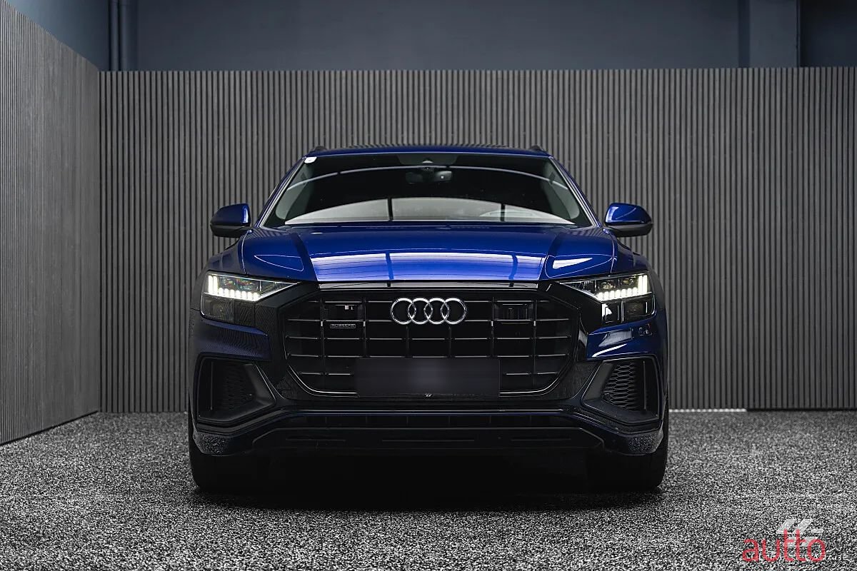 2020' Audi Q8 photo #3