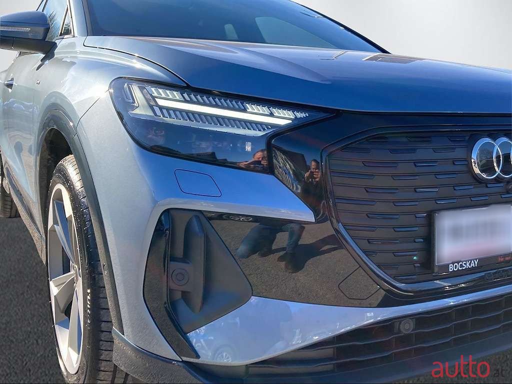 2023' Audi Q4 photo #6