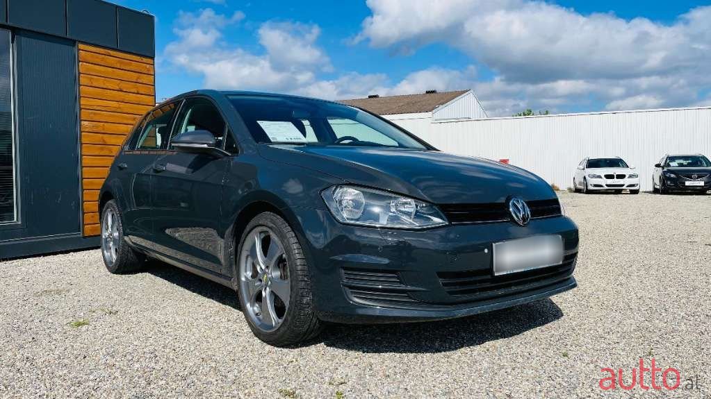 2013' Volkswagen Golf photo #2