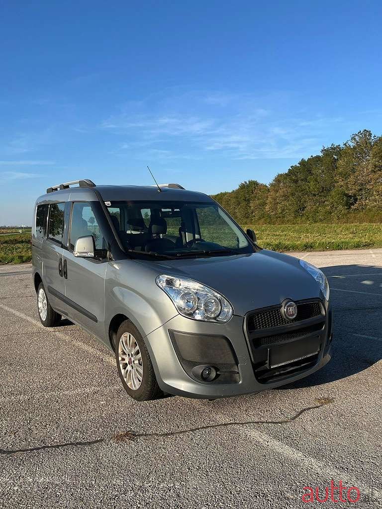 2010' Fiat Doblo photo #1