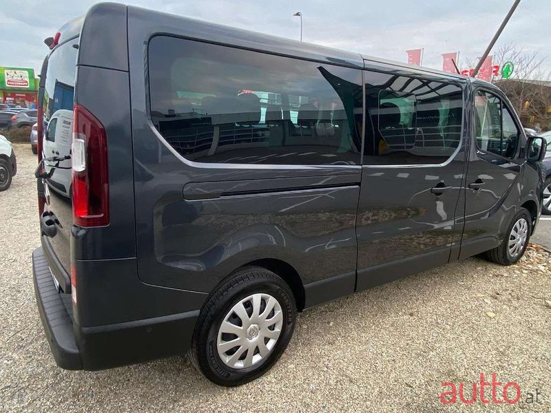 2023' Renault Trafic photo #4