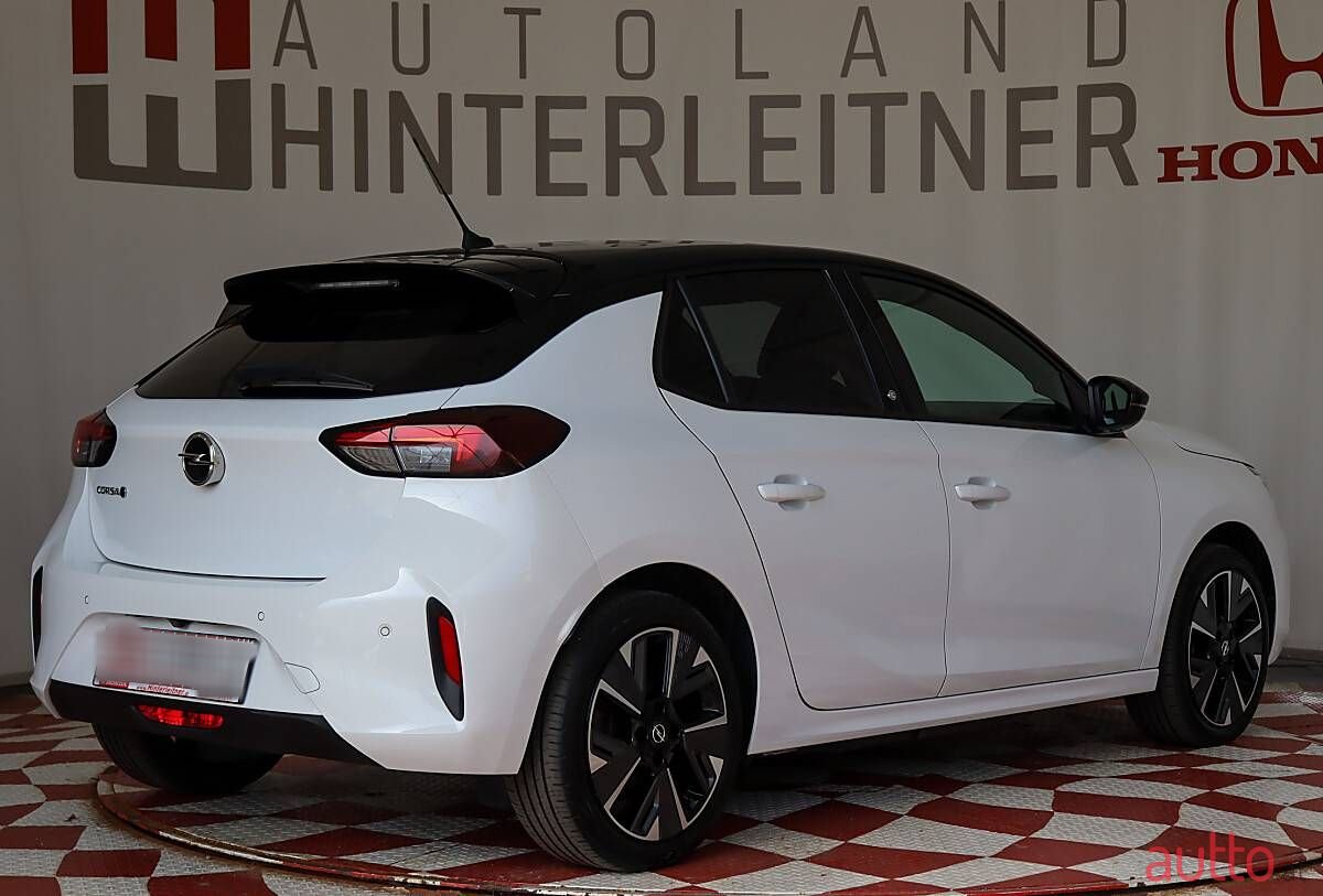 2021' Opel Corsa photo #2