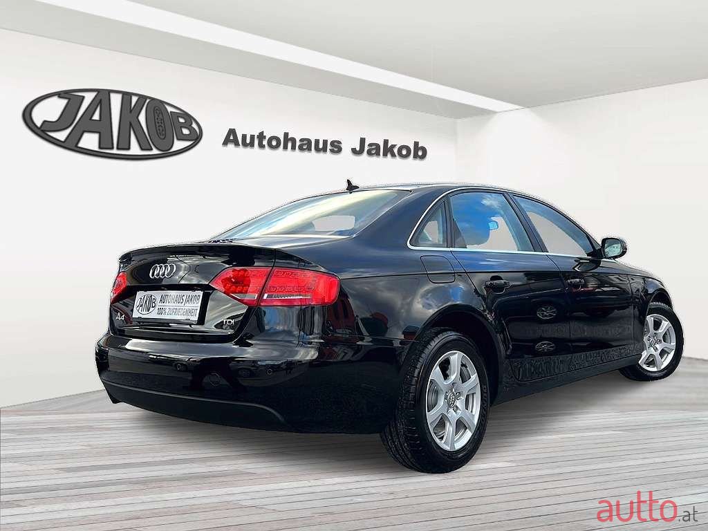 2012' Audi A4 photo #2