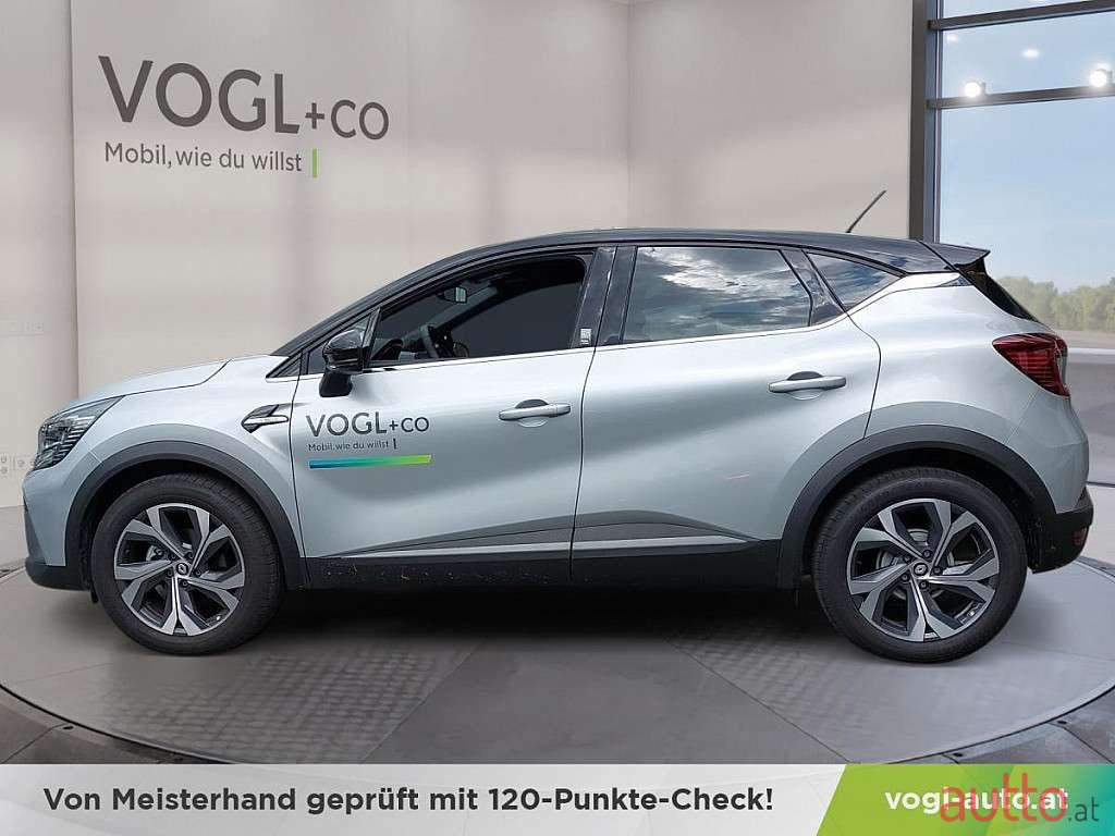 2022' Renault Captur photo #2