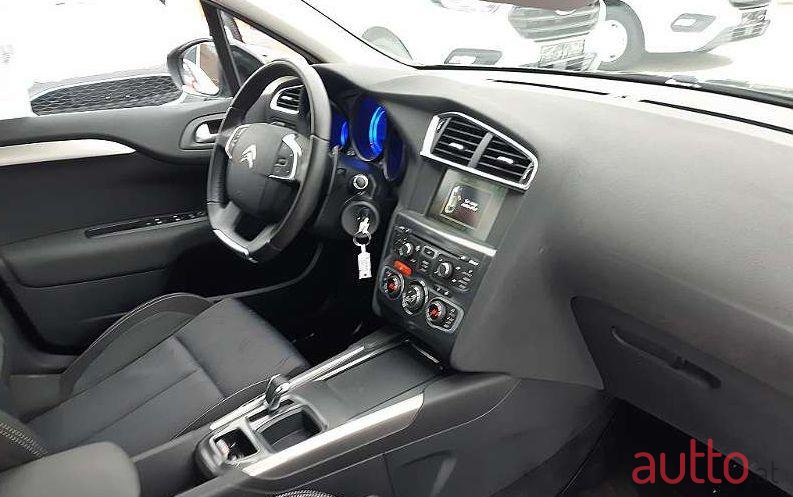 2015' Citroen C4 photo #3