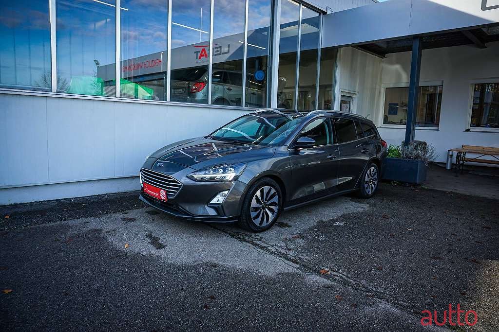 2020' Ford Focus photo #2