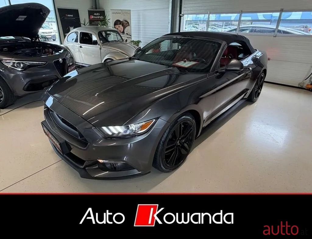 2017' Ford Mustang photo #2