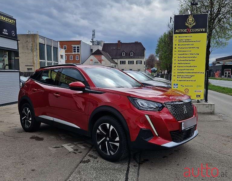 2020' Peugeot 2008 photo #4