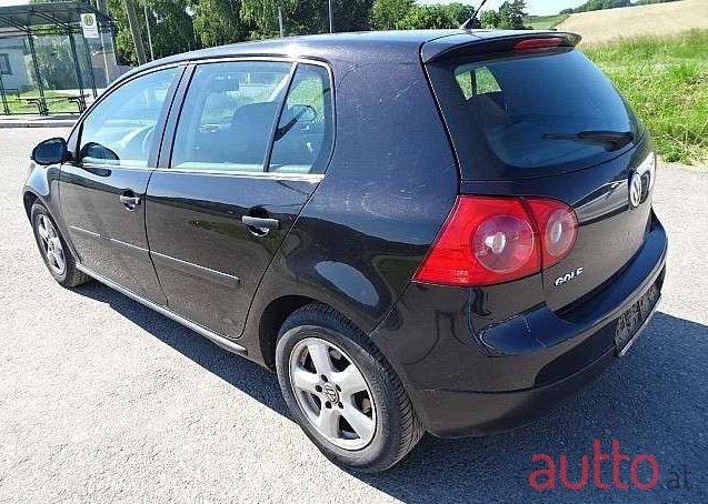 2005' Volkswagen Golf photo #1
