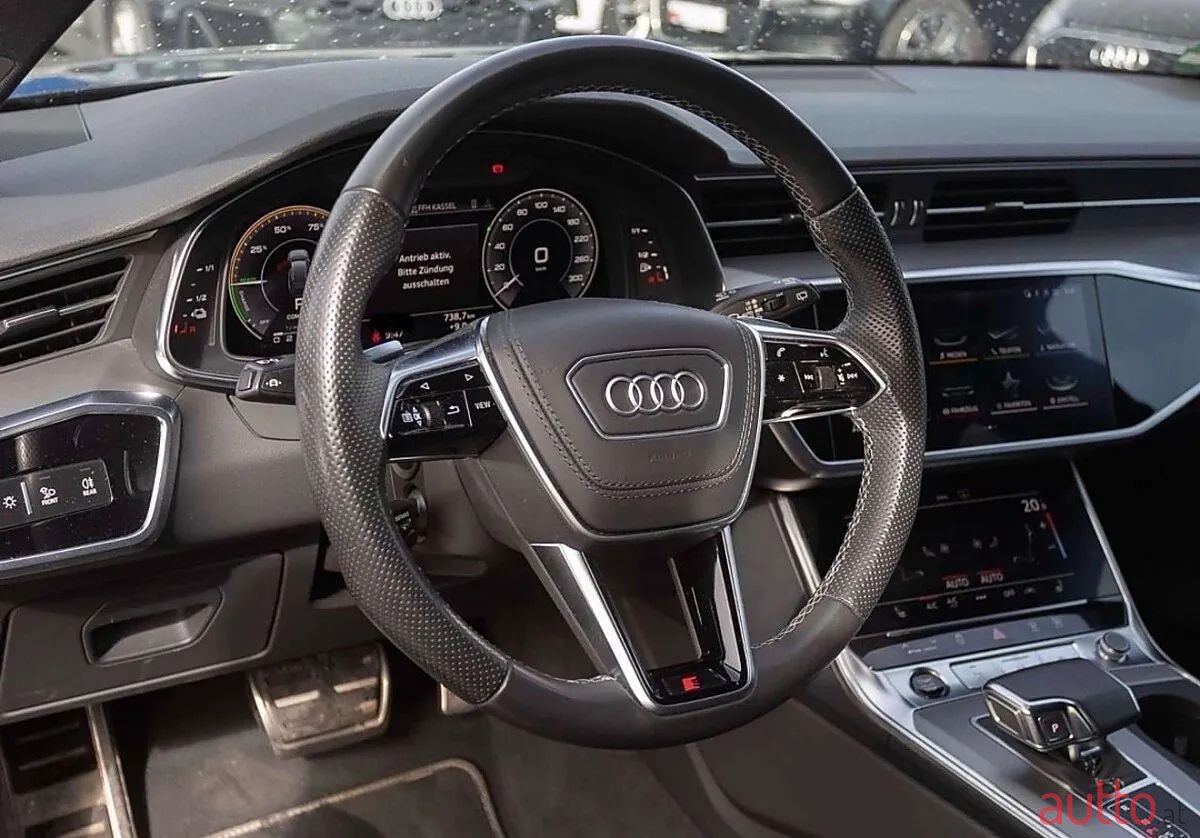 2020' Audi A6 photo #4