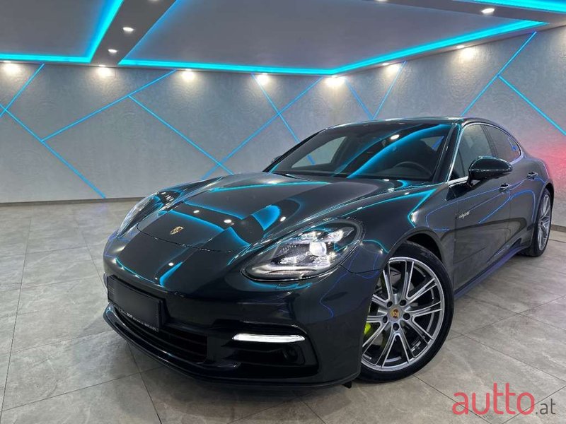 2019' Porsche Panamera photo #6