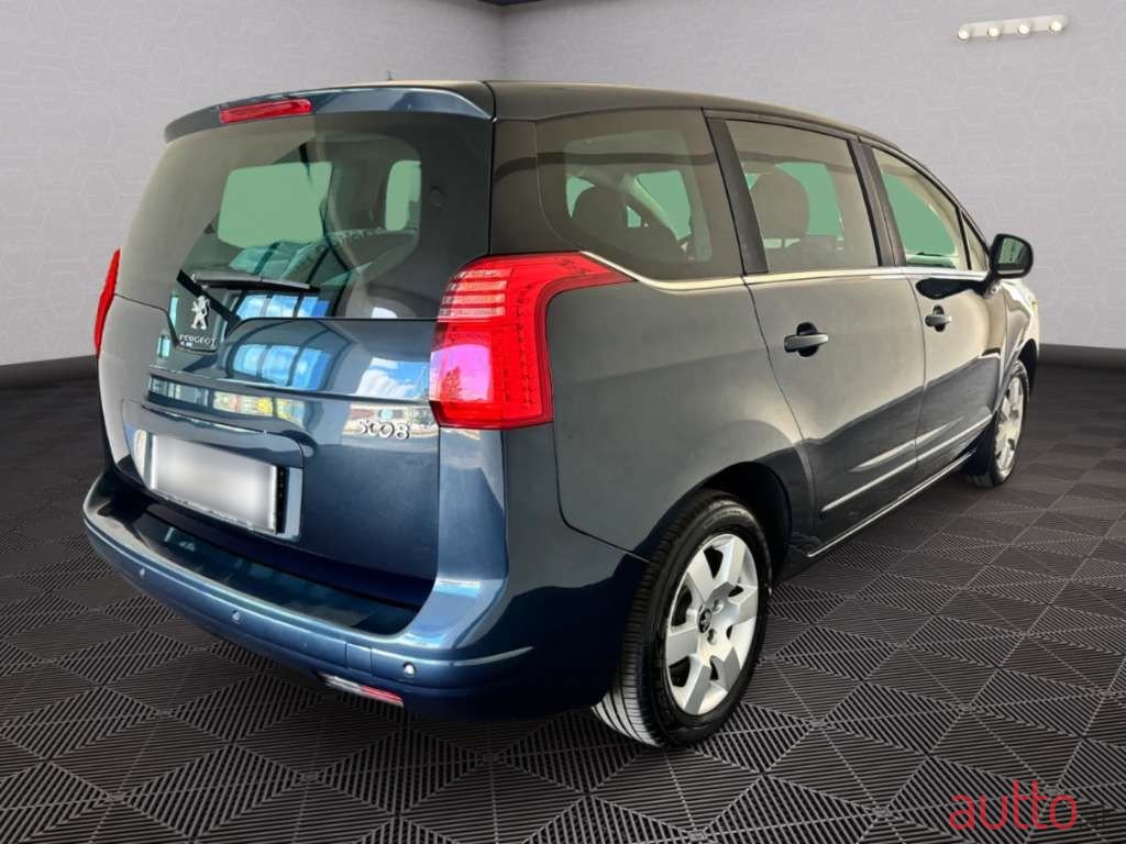 2014' Peugeot 5008 photo #4