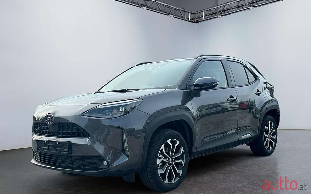 2024' Toyota Yaris Cross photo #1