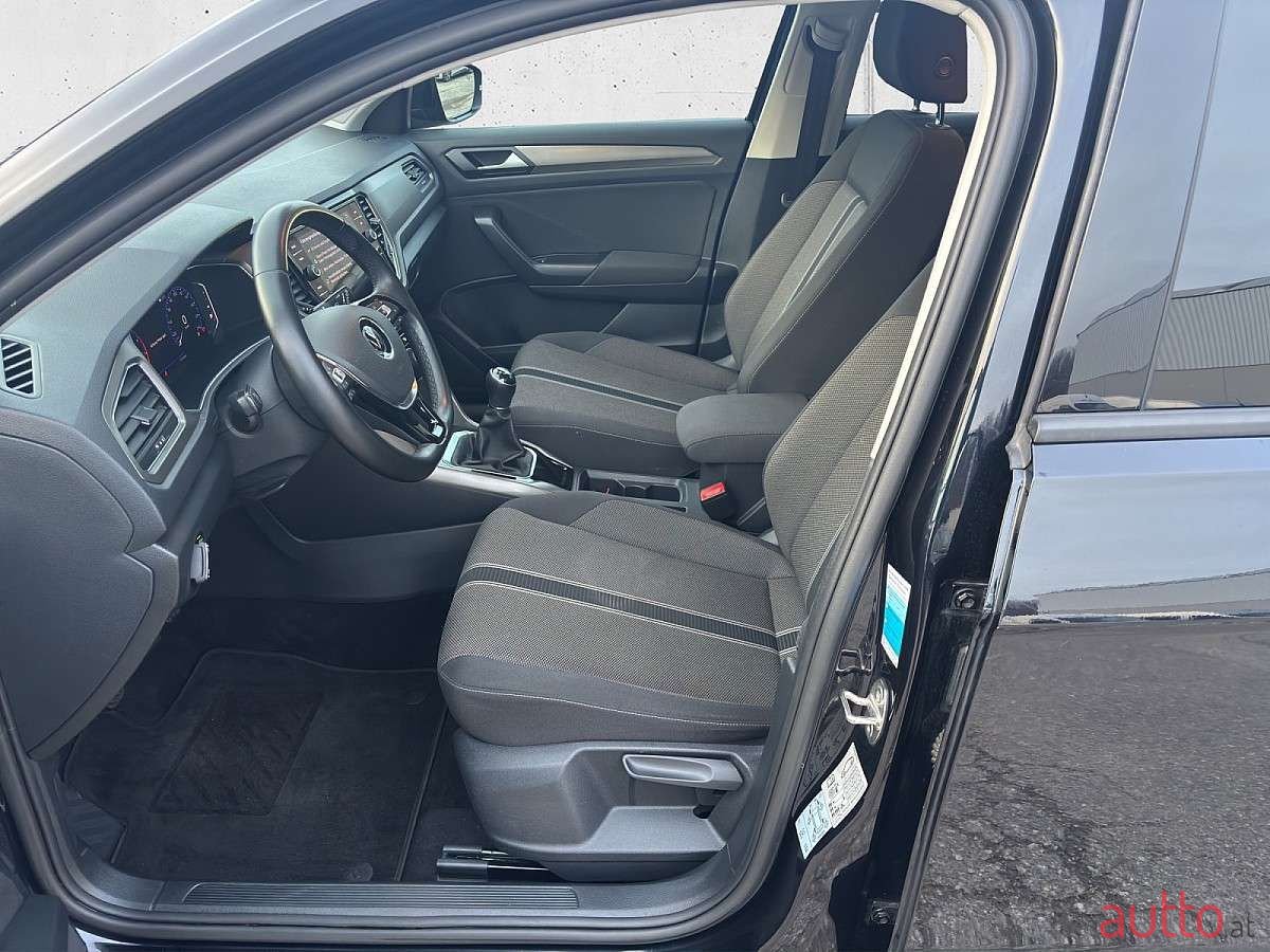 2021' Volkswagen T-Roc photo #5