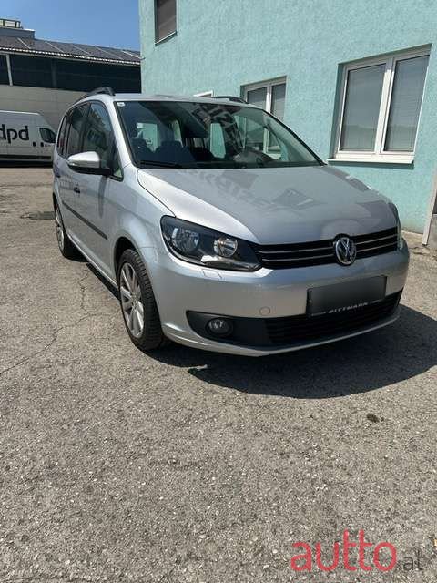 2014' Volkswagen Touran photo #2