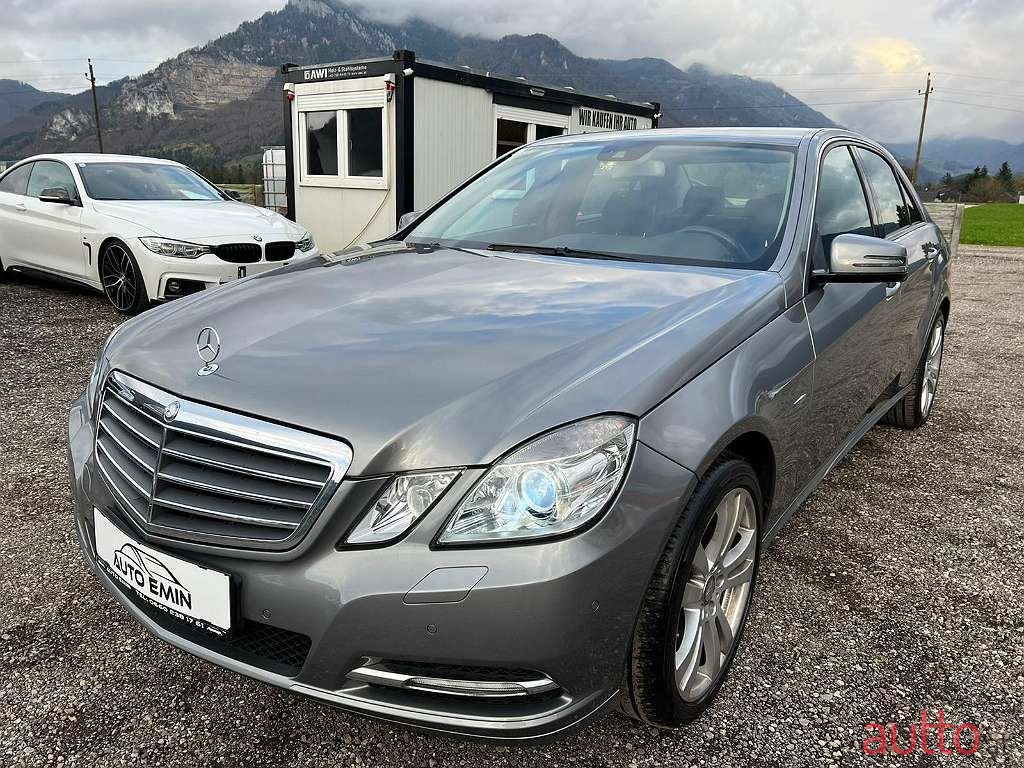 2010' Mercedes-Benz E-Klasse photo #2