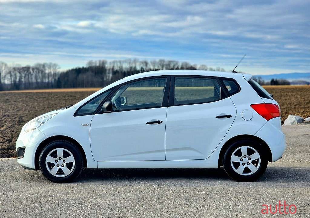 2013' Kia Venga photo #2