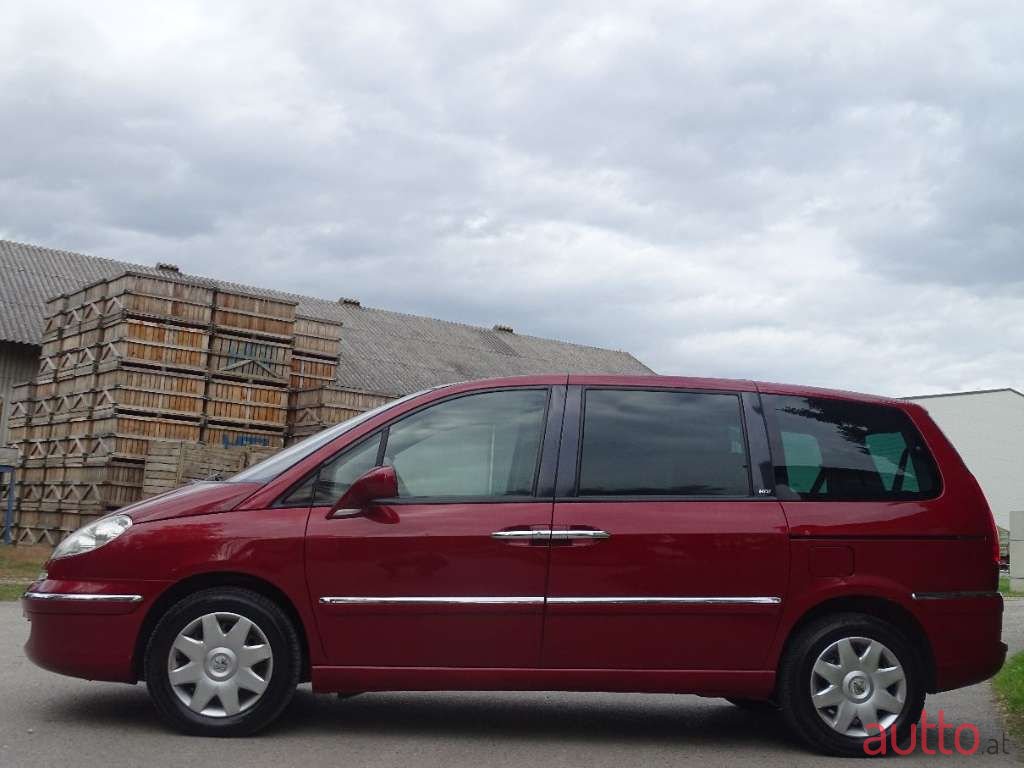 2008' Peugeot 807 photo #5