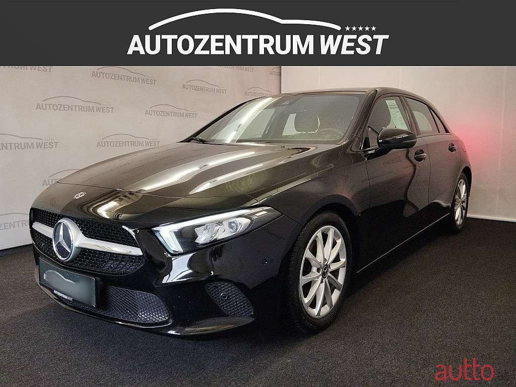 2019' Mercedes-Benz A-Klasse photo #1