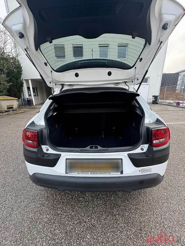 2016' Citroen C4 Cactus photo #6