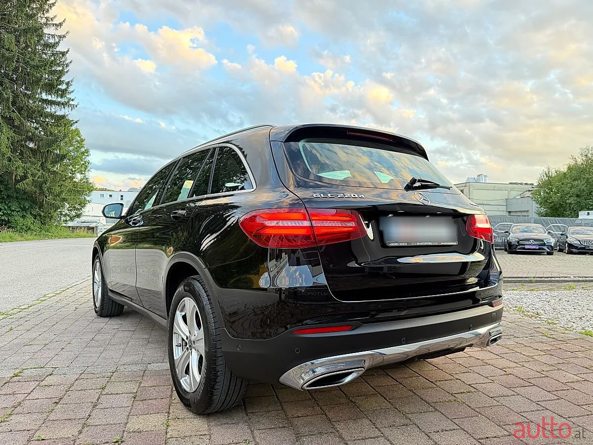 2018' Mercedes-Benz Glc-Klasse photo #2