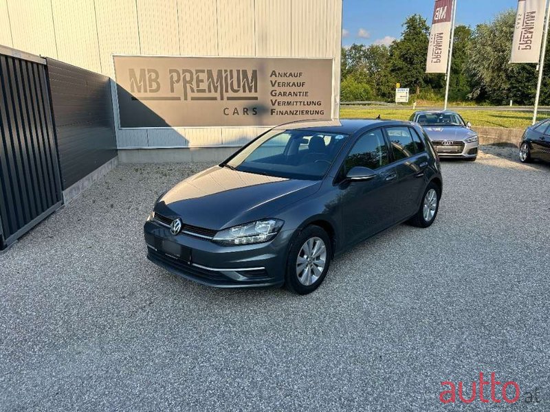 2019' Volkswagen Golf photo #1