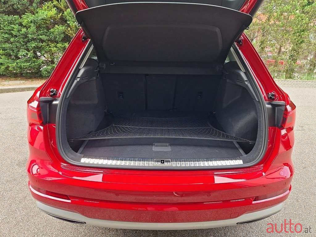 2022' Audi Q3 photo #6