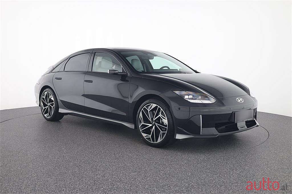 2023' Hyundai Ioniq 6 photo #6