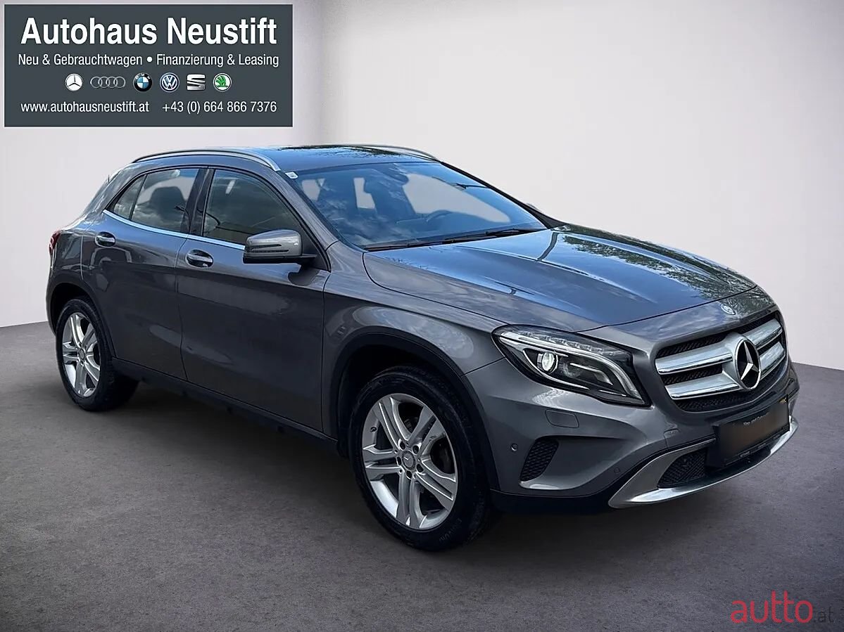 2015' Mercedes-Benz Gla-Klasse photo #2