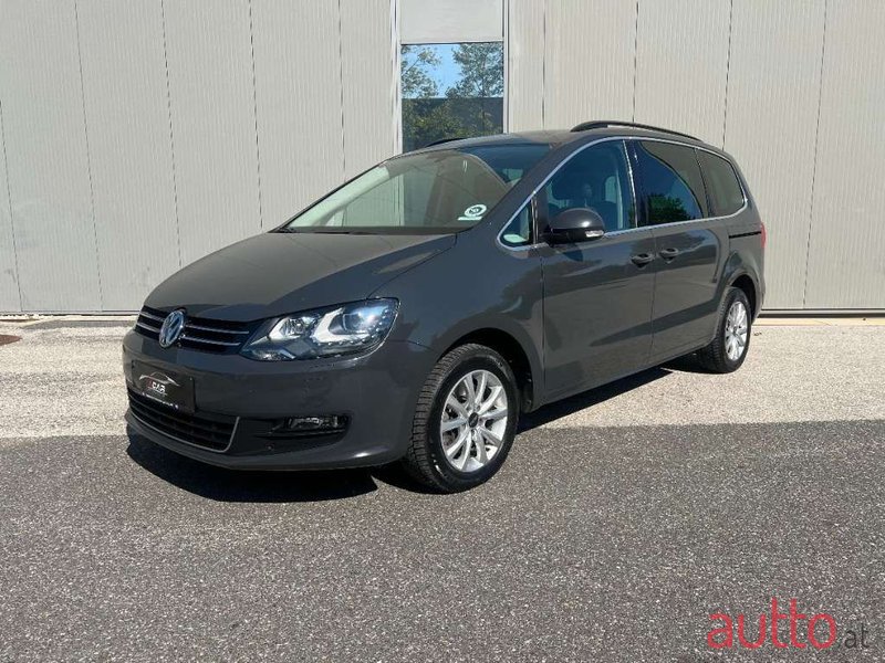 2015' Volkswagen Sharan photo #2